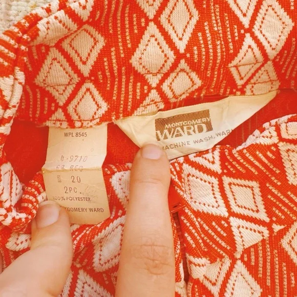 Montgomery Ward, Woman’s Vintage Short-Sleeve Orange Patterned Men’s Shirt - Picture 3 of 4